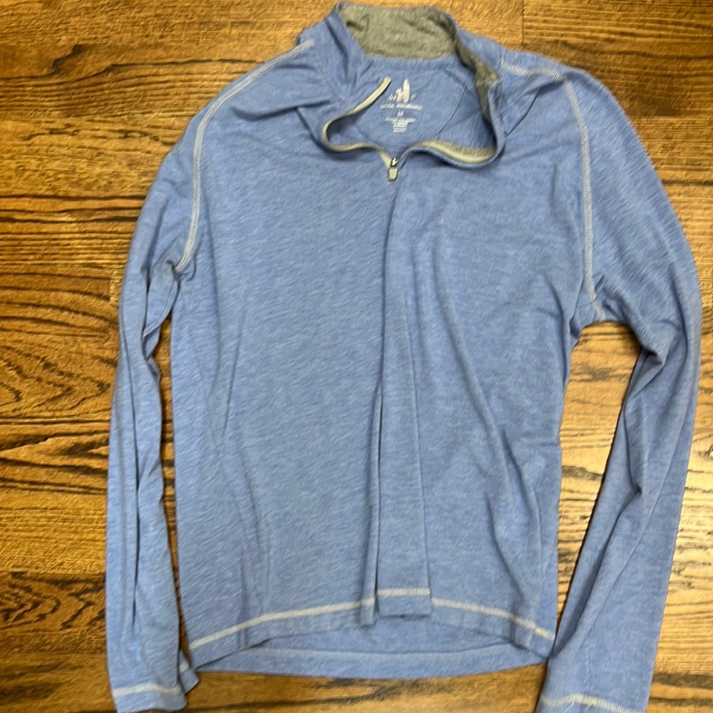 Johnnie O blue lightweight pullover. Medium